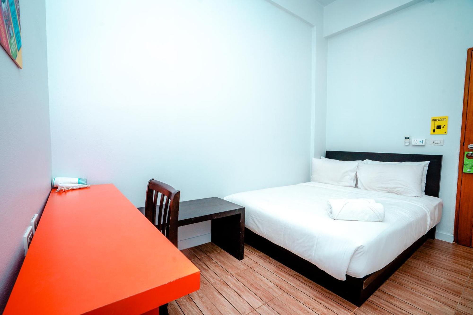 Mad Monkey Chiang Mai Hostel Екстериор снимка