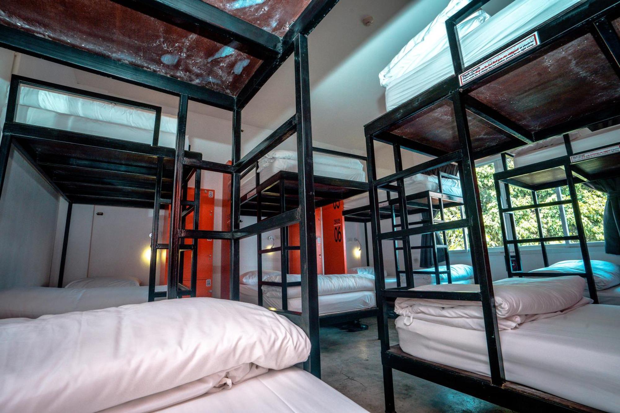 Mad Monkey Chiang Mai Hostel Екстериор снимка