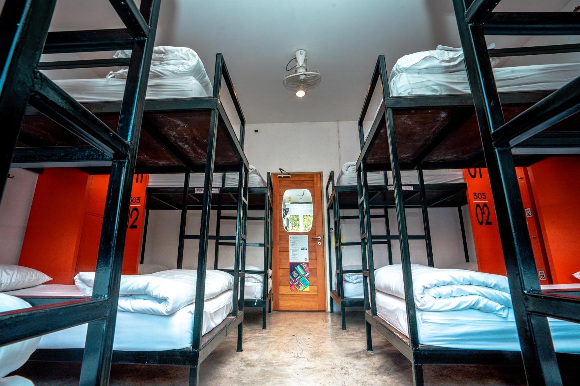 Mad Monkey Chiang Mai Hostel Екстериор снимка