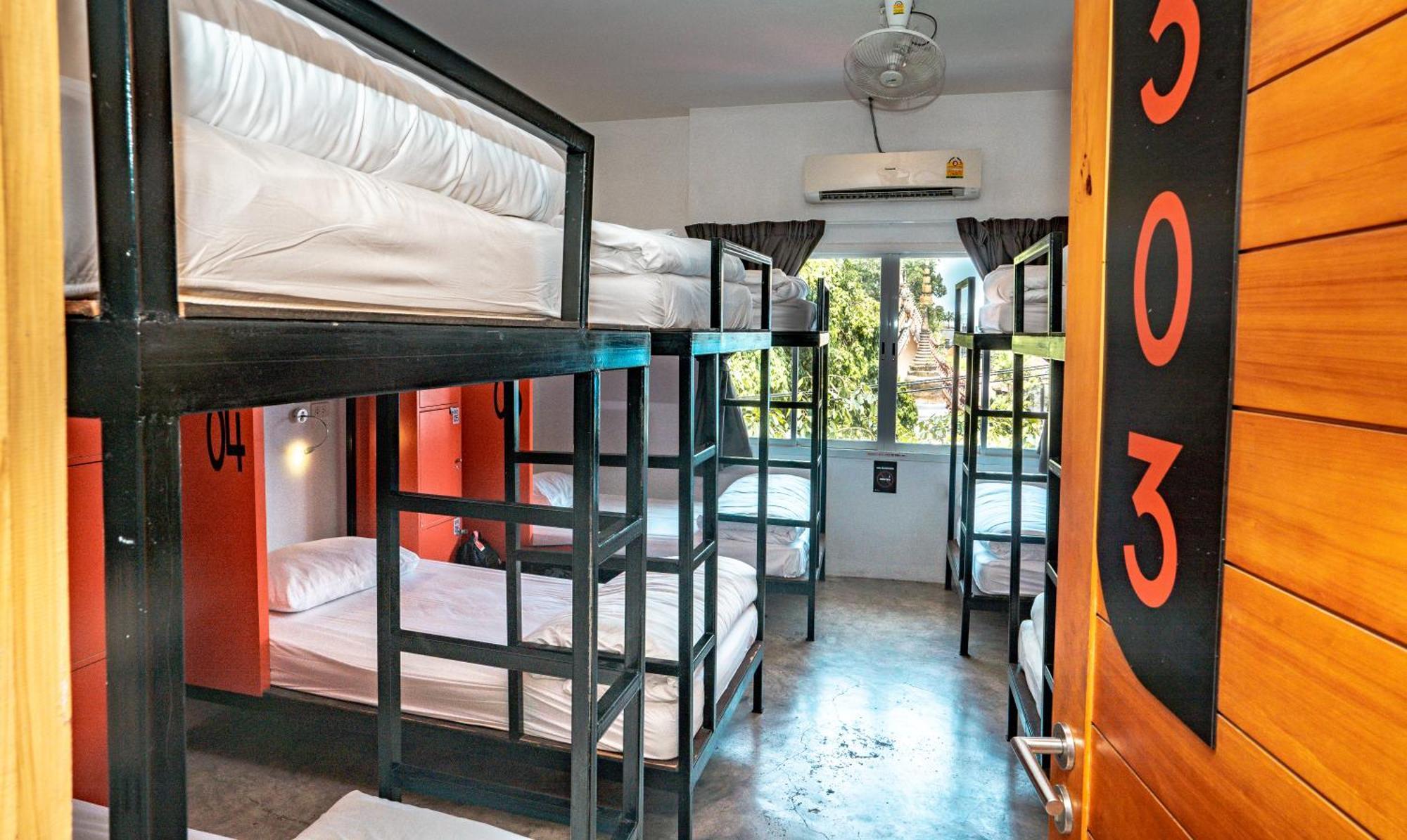 Mad Monkey Chiang Mai Hostel Екстериор снимка