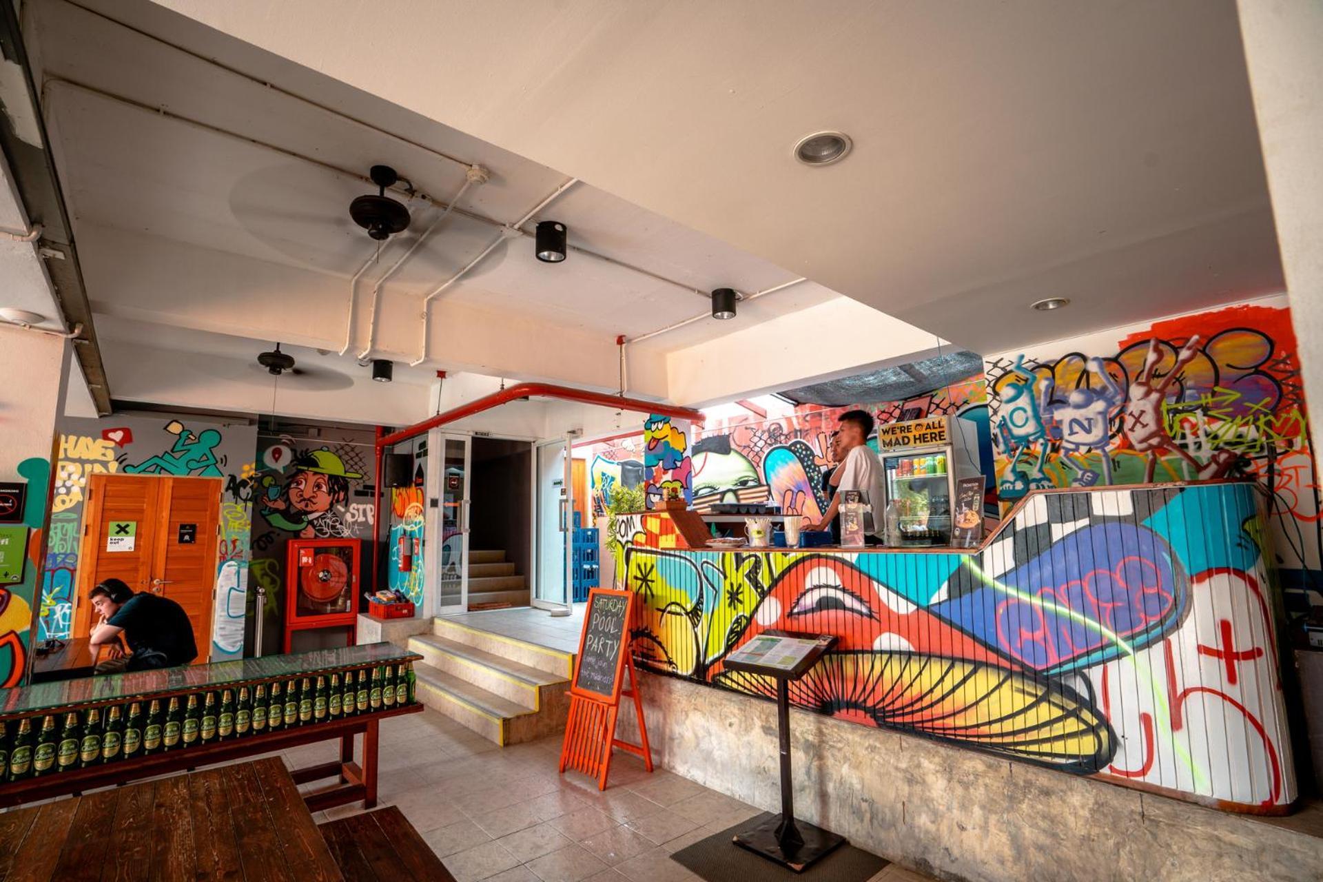 Mad Monkey Chiang Mai Hostel Екстериор снимка