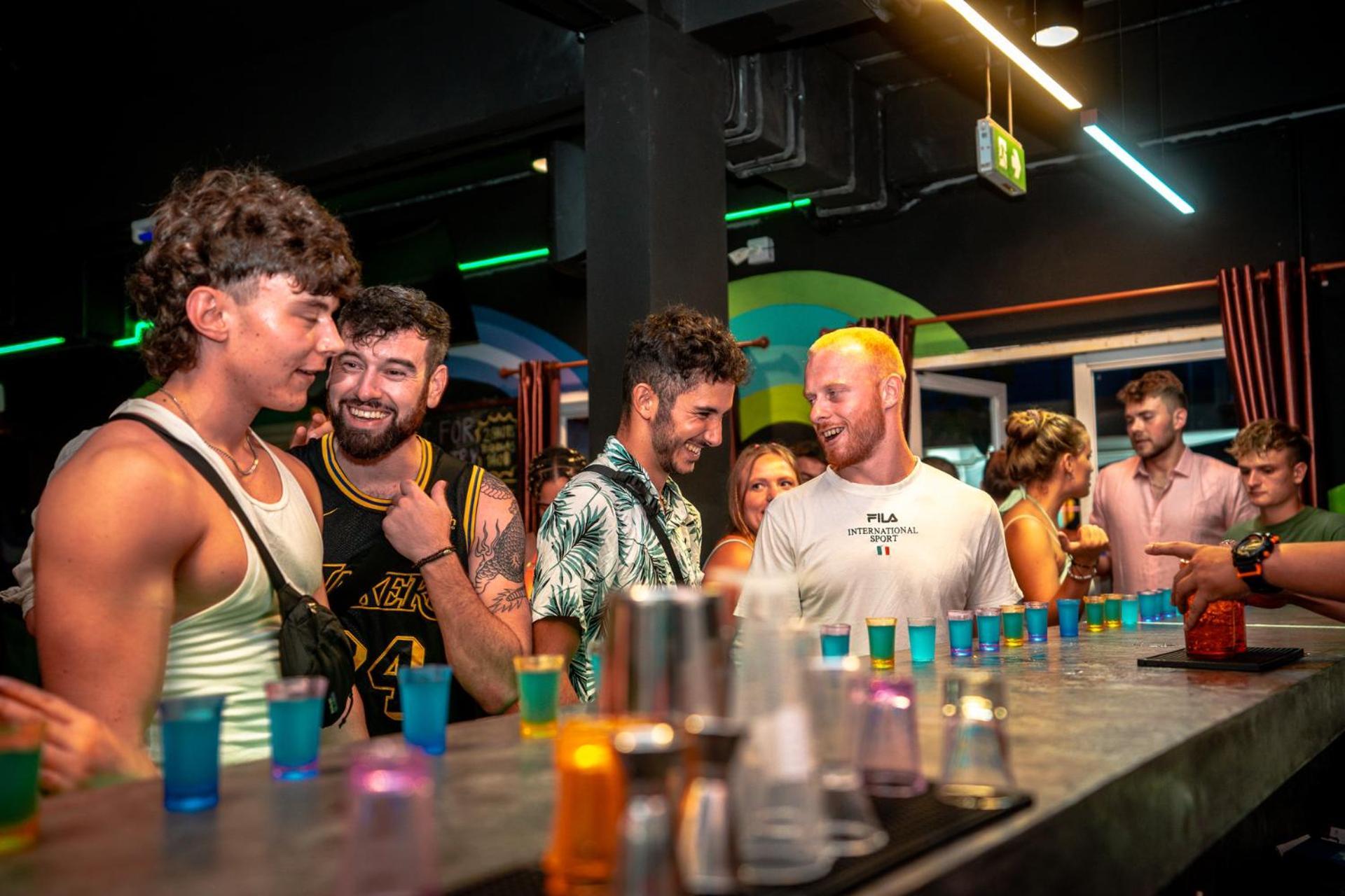 Mad Monkey Chiang Mai Hostel Екстериор снимка