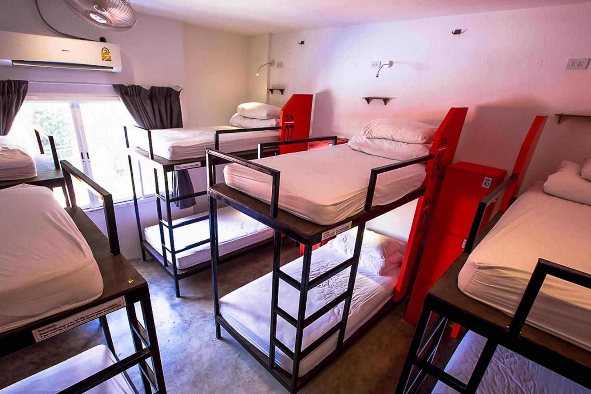 Mad Monkey Chiang Mai Hostel Екстериор снимка